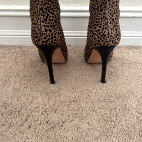 Ann Taylor wedge boots zip back leopard work once 7.5 - Picture 3 of 6